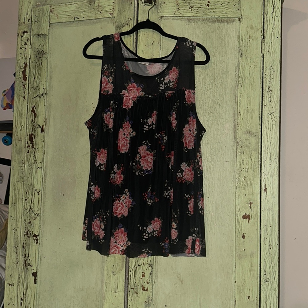Comfortable  blouse is lightweight and free-flowing. Extremely comfortable